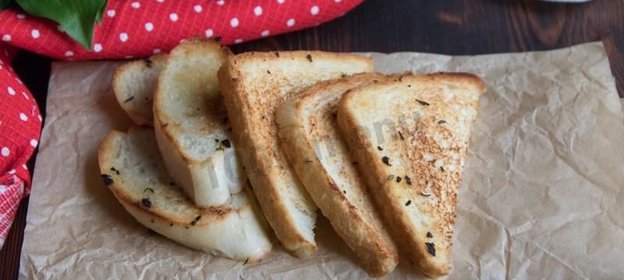 Гренки из белого хлеба на сковороде