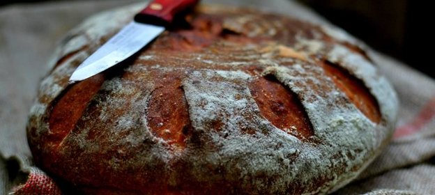 Картофельный белый хлеб с жареным луком