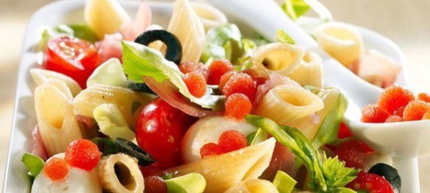 Итальянский салат с макаронами