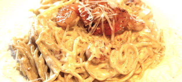 Спагетти с креветками в сливочном соусе