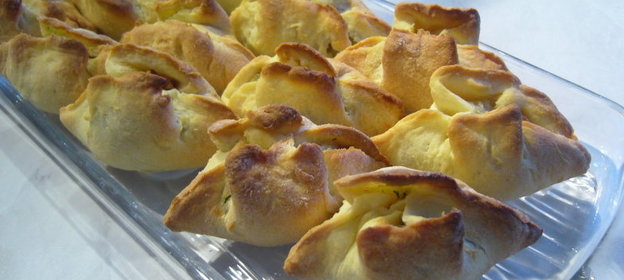 Пирожки с картошкой из песочно-твороженного теста