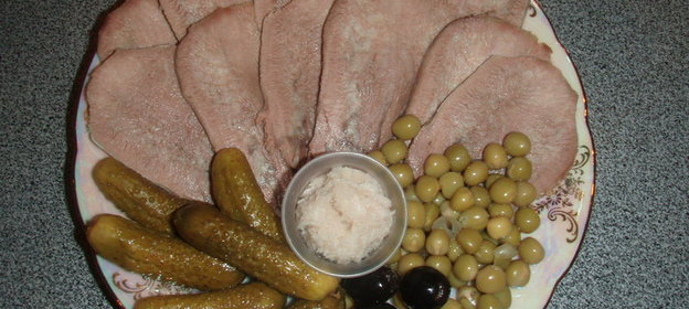 Салат с картофелем,сыром и огурцами