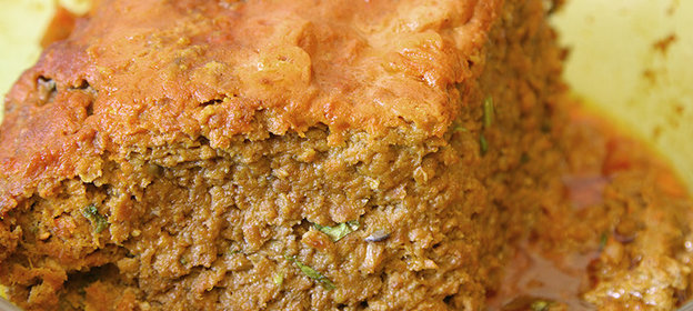 Мясной хлеб по-деревенски с острым соусом (вариант)