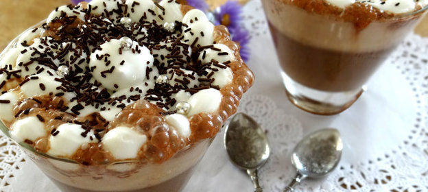 Фраппе с кофе, коньяком и взбитыми сливками