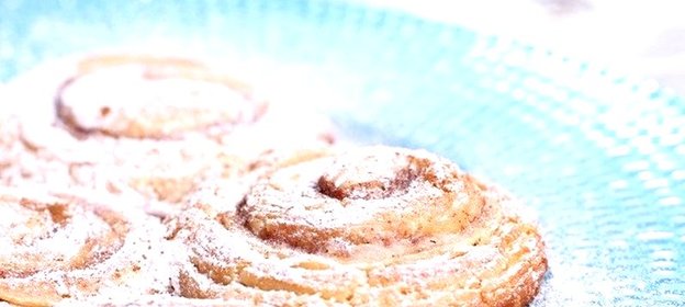 Булочки с корицей из готового дрожжевого теста