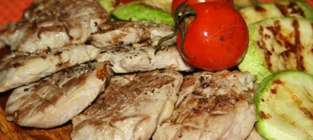 Свиная вырезка-гриль с овощами