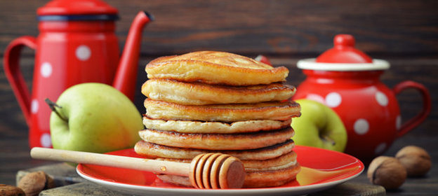 Яблочные оладьи