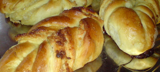 Лимонные витые булочки с кокосовой начинкой