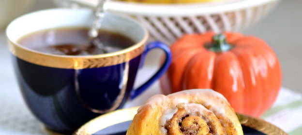 Тыквенные булочки с орехами и корицей