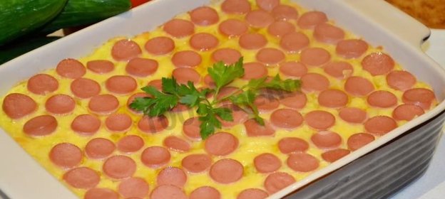 Картофельная запеканка с сосисками и сыром