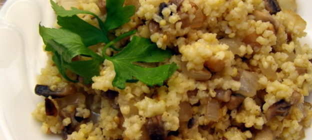 Пицца с колбасой