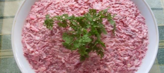 Крабово-свекольный салат Новогодняя фантазия