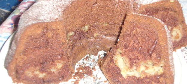 Псевдо шоколадный кекс с яблочно-медовой начинкой