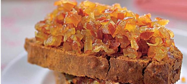 Банановый хлеб с финиковым чатни