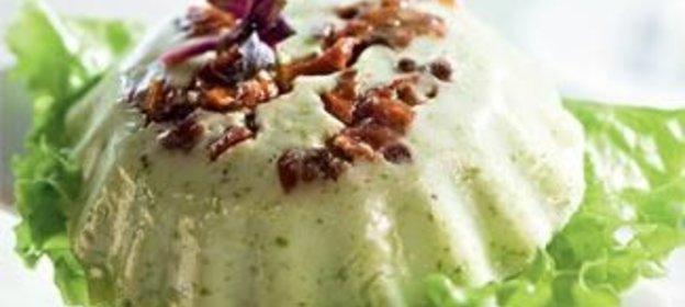 Зеленое желе из йогурта с моццареллой