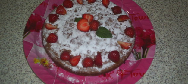 Кекс с какао и изюмом