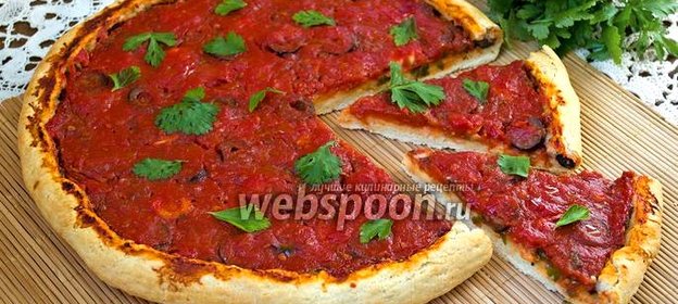 Пицца без сыра с маслинами и чесноком