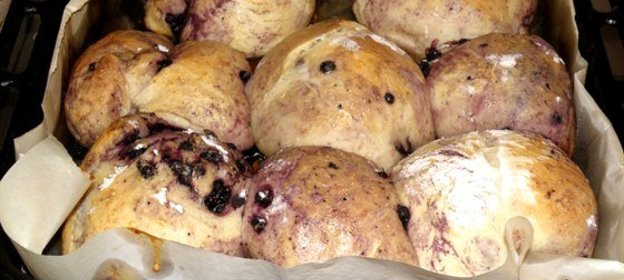 Булочки домашние с черникой