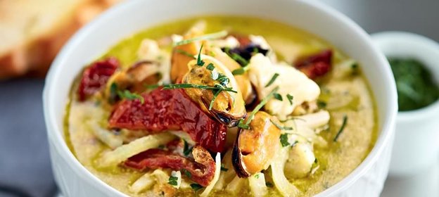 Суп из мидий и морского языка с вяленными томатами