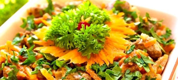 Печеночный салат с морковью и луком