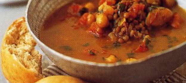 Марокканский суп из нута и чечевицы с медовыми булочками