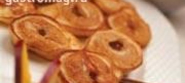 Оладьи из абрикосов с подливкой из манго с корицей