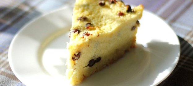 Запеканка пшенная с изюмом