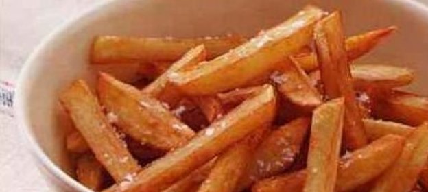 Салат из креветок, крахмального желе и огурцов