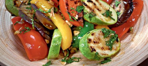Салат из запеченных овощей