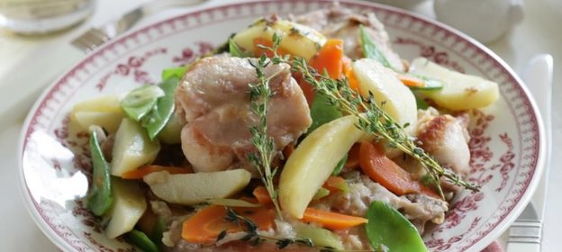 Кролик, запеченный с овощами