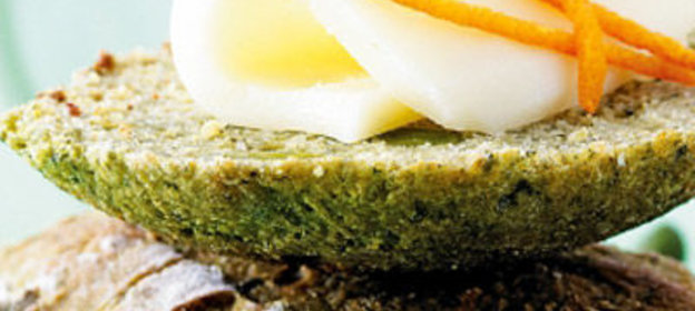 Булочки из гречневой муки со шпинатом