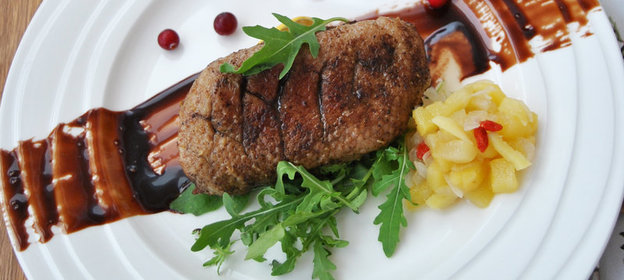 Утиное мегре с грушевым чатни