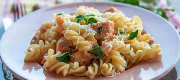 Паста с лососем в сливочном соусе
