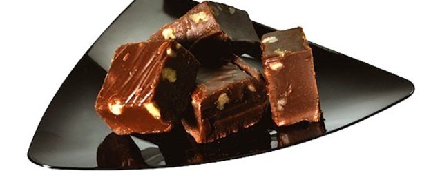 Шоколадная помадка с фисташками