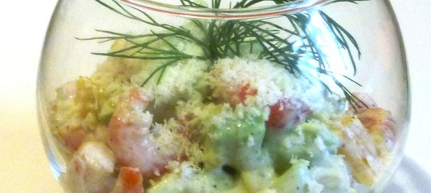 Салат с авокадо,апельсином и креветками