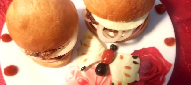 Домашний гамбургер с аджикой