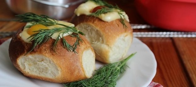 Рыбный жюльен в булочках