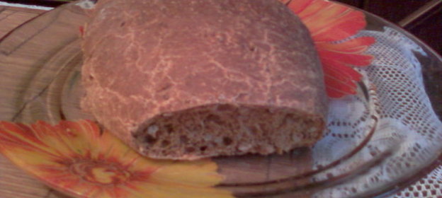 Ржаной хлеб с сыром и изюмом