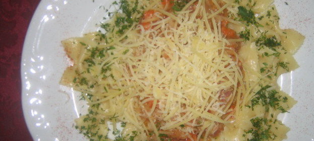 Пицца рыбная с сыром