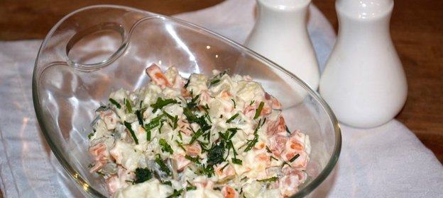 Салат из соленых огурцов и картошки