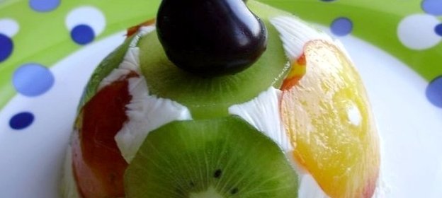 Творожное желе с фруктами