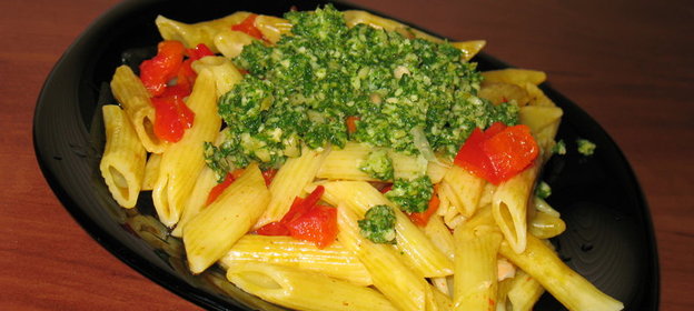 Песто из шпината и паста с ним