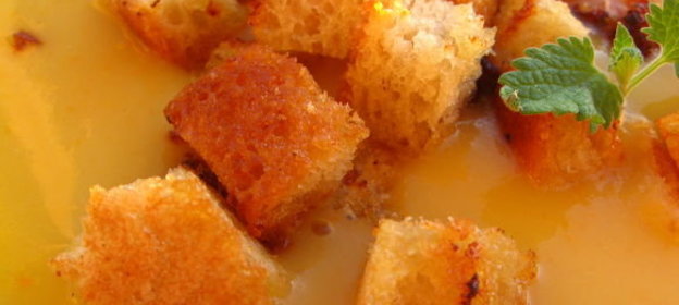 Крюшон из абрикосов и бананов