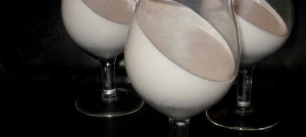 Сливовый десерт со сливками