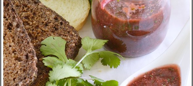 Клубничный соус с перцем чили