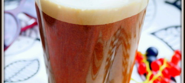 Кофейный коктейль, кофейный фраппе с яичным кремом