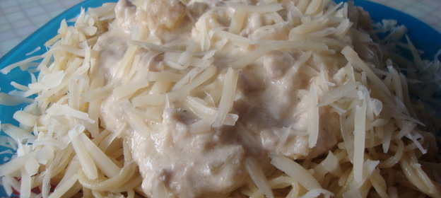 Спагетти с курицей в соусе из цветной капусты