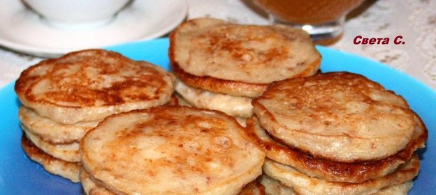 Оладьи с гречкой и яблоками