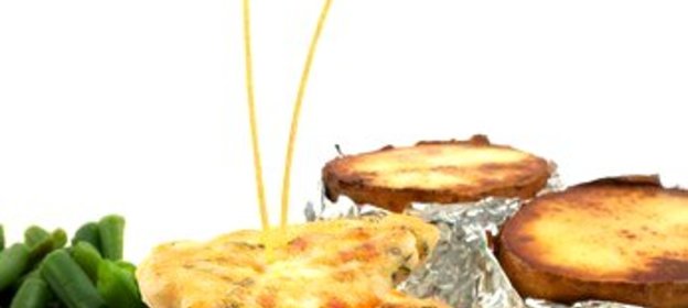 Оладьи из соленой трески с томатным соусом