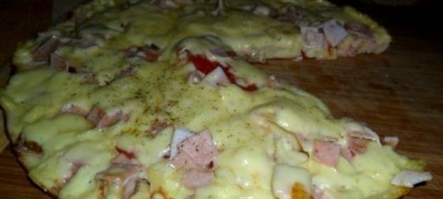 Быстрая пицца на сметанном тесте